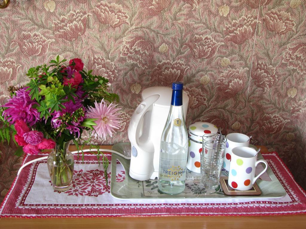 Chambre D'Hotes Des Monedieres Bed & Breakfast Treignac Exterior photo